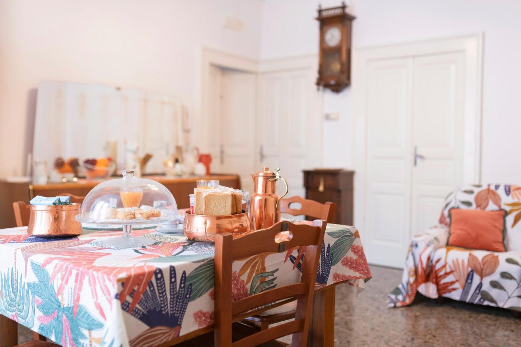 Nonna Nella Casa In Centro * Ostuni